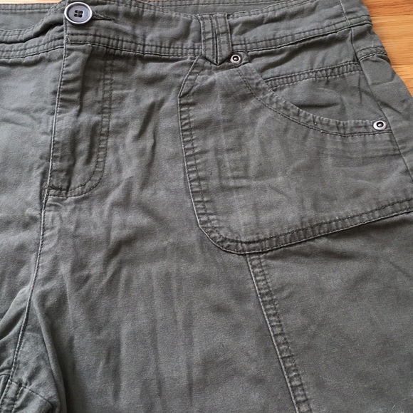 Christopher&Banks Green Capris Pants - Picture 5 of 13